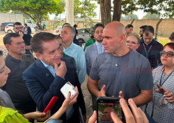 Sérgio Ricardo esteve com o prefeito Abilio Brunini na manhã de hoje (29) para recolher materiais alvos de investigação