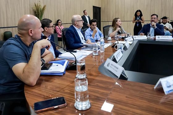 O governador recebeu os prefeitos de Cuiabá e Várzea Grande hoje (2).