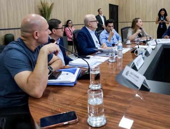 O governador recebeu os prefeitos de Cuiabá e Várzea Grande hoje (2).