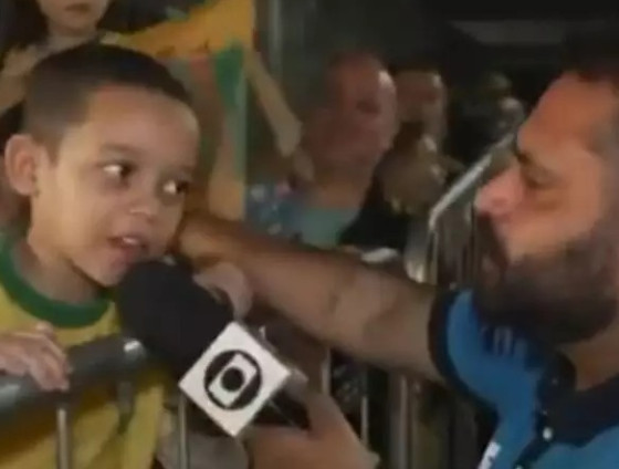A opinião afiada de um pequeno torcedor sobre o desempenho de Neymar em campo dividiu e colocou o principal craque da Seleção Brasileira em evidência.