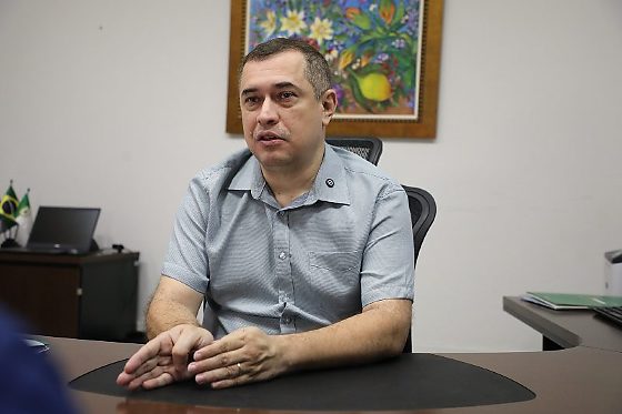 Bussiki explicou que o montante superior a meio bilhão de reais corresponde à soma de receitas que deveriam ter ingressado nos cofres públicos, incluindo impostos municipais e repasses estaduais