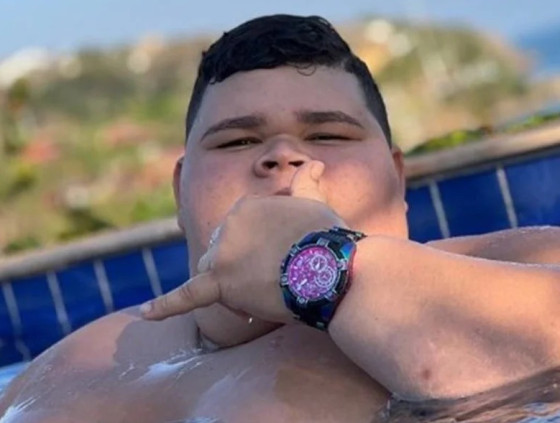 Em vídeo compartilhado no Instagram, ele mostrou cenas de quando começou a intensificar os exercícios físicos.
