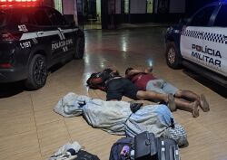 Mulher teve corpo enrolado em lençol após horas de tortura.