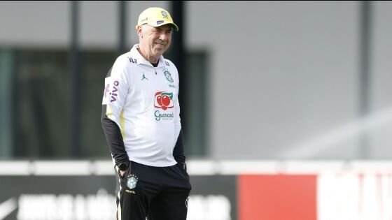 Carlo Ancelotti durante treino da Seleção Brasileira em Nova Jersey, EUA.