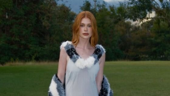 Marina Ruy Barbosa em um momento descontraído nas redes sociais, com expressão de confusão.