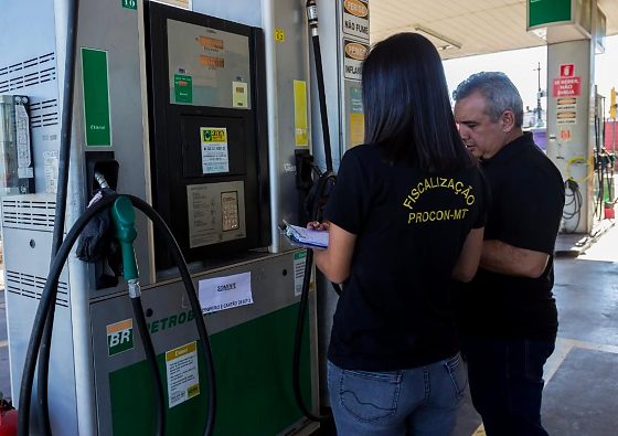 Procon-MT fiscaliza postos e instaura 45 procedimentos para apurar preços abusivos