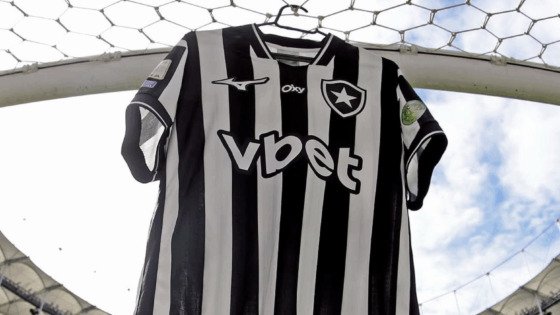 Logotipo do Botafogo em destaque, simbolizando a crise financeira do clube.