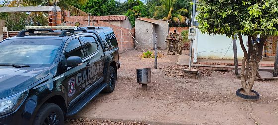 Durante o cumprimento dos mandados em Mato Grosso, equipes do Garras localizaram um dos principais alvos da operação em um imóvel apontado como esconderijo da organização criminosa