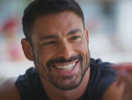 Cauã Reymond, Kim Kardashian, Sarah Paulson, Disney+, Tudo É Justo, série internacional, Hollywood, Los Angeles, Estados Unidos, Ryan Murphy, carreira internacional, ator brasileiro, Vale Tudo, TV Globo, César Ribeiro