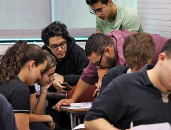 Os interessados em participar do Exame Nacional do Ensino Médio (Enem) 2026 devem se inscrever até as 23 horas e 59 minutos desta sexta-feira (12),
