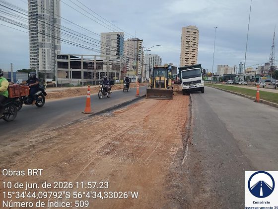 No trecho entre o Conselho Regional de Engenharia e Agronomia (Crea) e a Rua Voluntários da Pátria, o trabalho já avança para sinalização da pista.