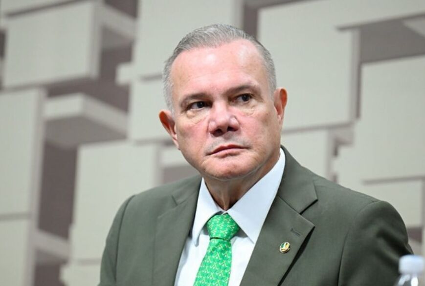 Além da multa, o TRE determinou a retirada imediata da publicação no prazo de 24 horas.