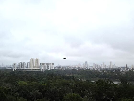 Após sábado gelado, sol deve aparecer entre nuvens neste domingo (21) em Cuiabá