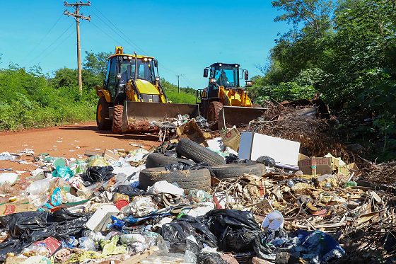 Mutirão de limpeza remove 300 toneladas de resíduos nos bairros Planalto da Serra e Cristo Rei
