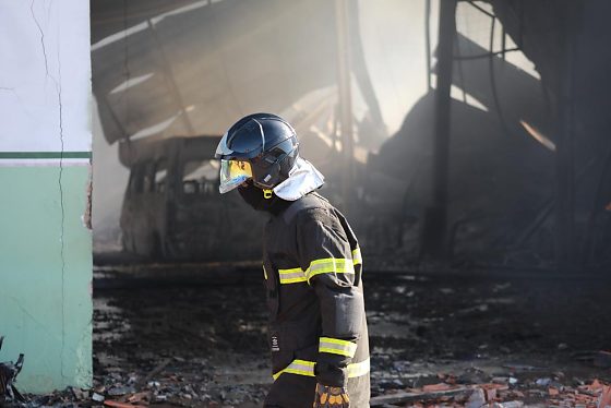 Apesar das proporções do incêndio, não houve registro de feridos.