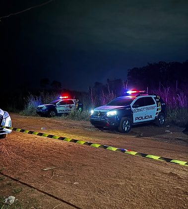 Bandido atirou nos policiais, que revidaram e o atingiram.