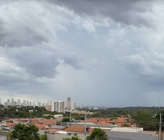 Para esta terça-feira, a empresa de meteorologia Climatempo prevê mínima de 24°C e máxima de 29°C.