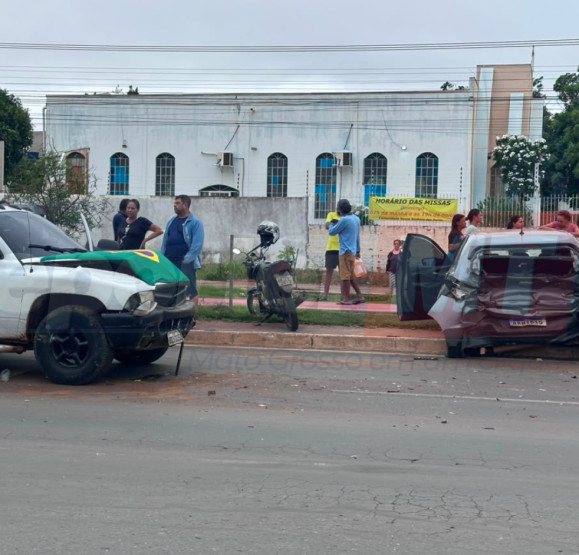 Acidente entre Ônix e caminhonete foi registrado na manhã de hoje (20), em Cuiabá