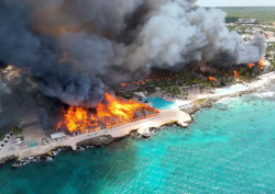 Incêndio destruiu resort na República Dominicana nessa sexta-feira (19)