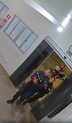 O policial foi atingido por um golpe de facão durante uma tentativa de abordagem a um homem apontado como autor de agressões contra a própria namorada, de 39 anos, no município