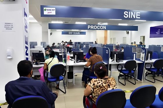 As vagas estão distribuídas em 33 unidades de atendimento e abrangem diferentes áreas profissionais e níveis de escolaridade