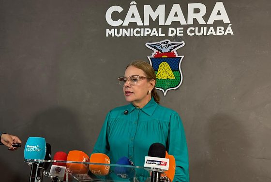 Paula Calil quer concorrer à reeleição da Mesa Diretora de Cuiabá, mas regimento impede.