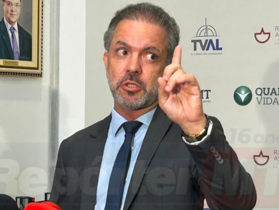 Segundo o MP Eleitoral, o deputado teria usado grupo de uma comissão da Assembleia para divulgar material de campanha e pedir votos.