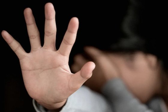 Vítima passou por uma cirurgia de emergência, recebeu alta hospitalar e continua em recuperação em casa