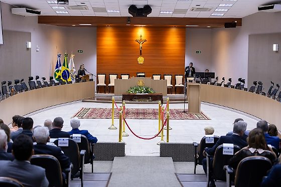 Tribunal escolhe novos pares em meio a crise institucional e denúncias de vendas de sentença.