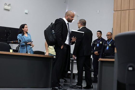 Elson Marcelino da Silva Júnior, Gabriel Gouvea Neno Reiff e Larice Cristina da Silva integram a defesa de Carlinhos Bezerra.