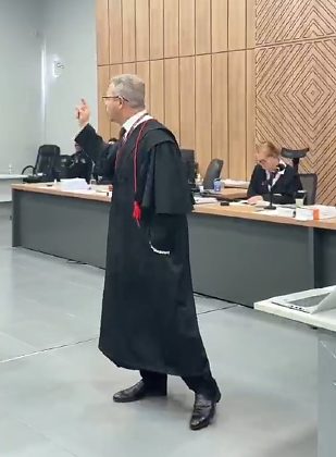 Bate-boca ocorreu durante os debates que antecederam a leitura da sentença, na noite de hoje (31), no Fórum de Cuiabá.