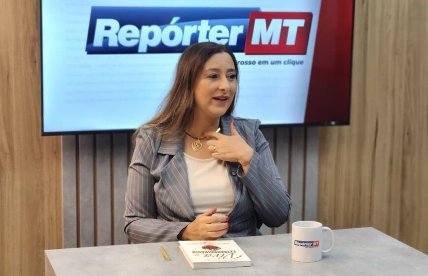 Greyzi D’ütra analisa o impacto da dependência materna nos relacionamentos.