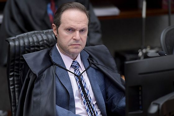 O ministro Joel Ilan Paciornik, do STJ, negou o pedido de urgência apresentado pela defesa de Jimi Hendrix Alves da Silva.