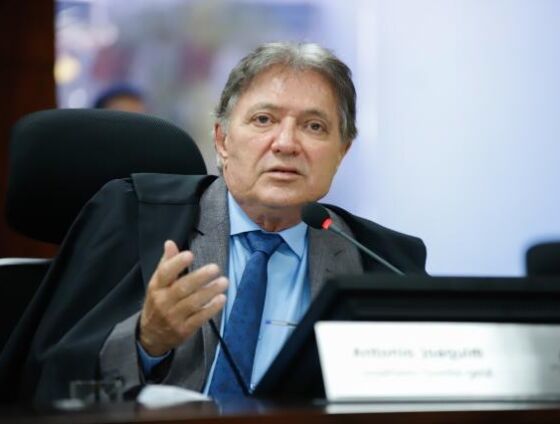 Antônio Joaquim aceitou investigar o contrato mas negou interrupção imediata da licitação.