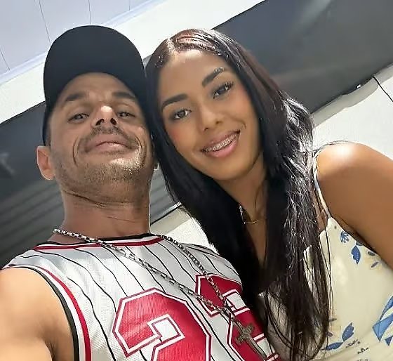Ana Cristina Pacheco Matos foi assassinada com um tiro na nuca; o namorado dela, Fabiano Borges, está foragido
