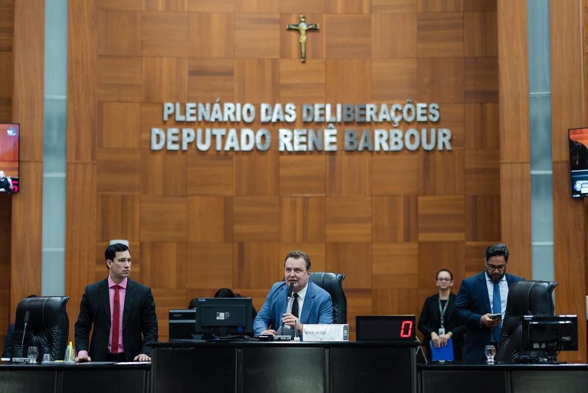 Projeto aprovado em Cuiabá prevê Libras como desempate em concursos de MT