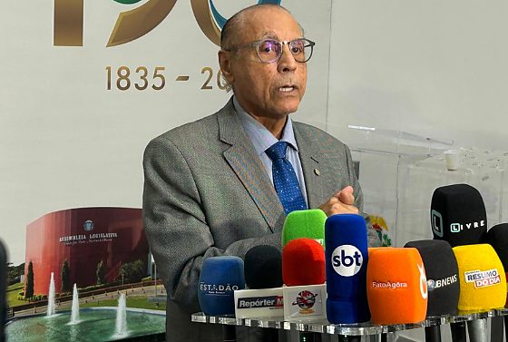 Derrotado nas urnas, Júlio Campos afirma ter três aposentadorias: “Estou muito satisfeito”