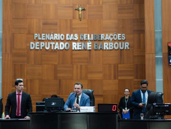 Proposta de autoria do presidente da Assembleia Legislativa, deputado Max Russi, busca incentivar a formação de profissionais e garantir atendimento mais humanizado à população surda.