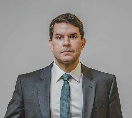 Alisson Alencar é Conselheiro do Tribunal de Contas de Mato Grosso e Presidente da Comissão Permanente de Transformação Digital e Disrupção (CPT2D) do TCE-MT/Pós-doutor pela Universidade de São Paulo - USP; Doutor em Direito pela Universidade de Sala
