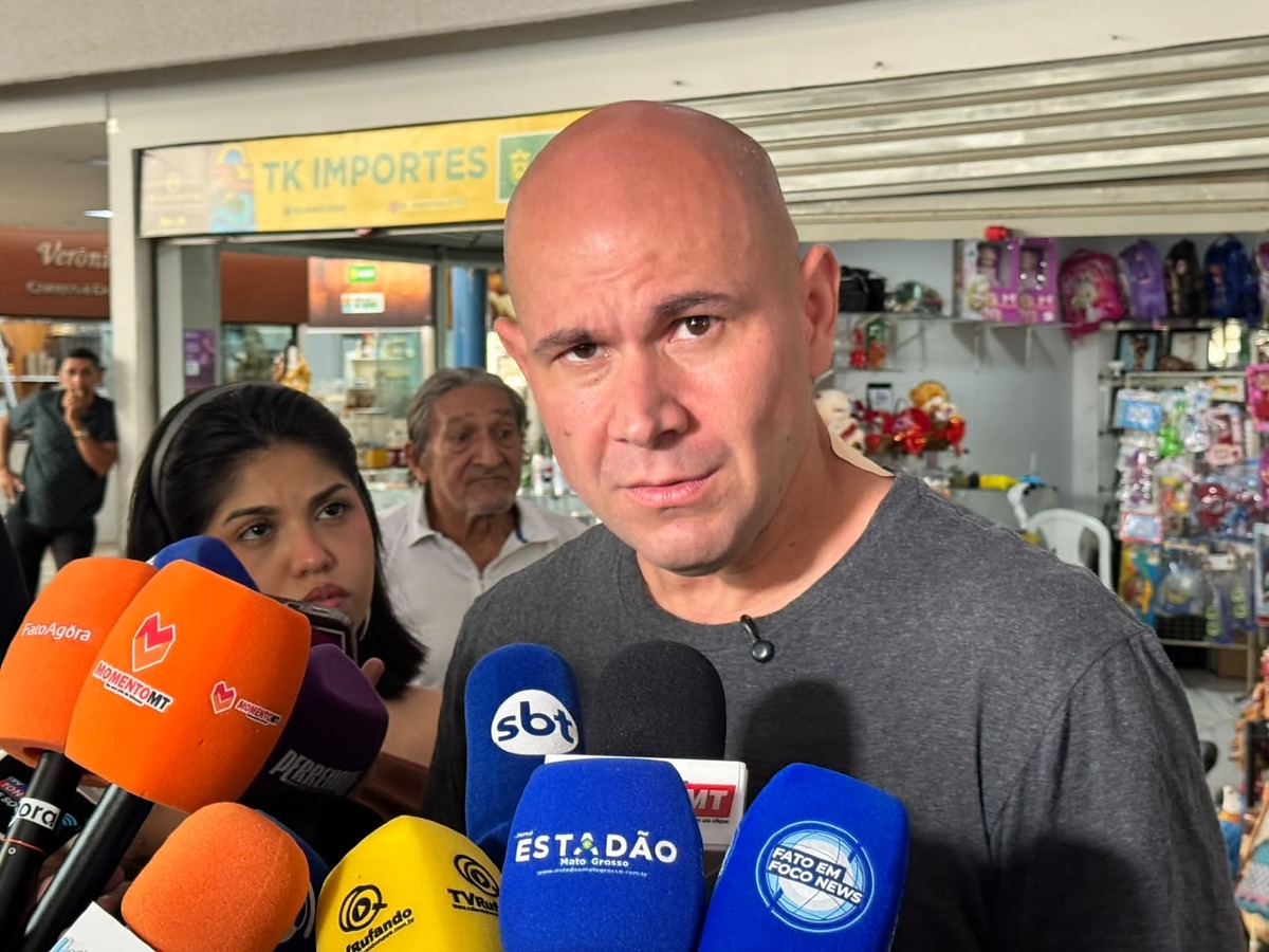 Justiça ordena que prefeito de Cuiabá remova vídeos com críticas a acadêmicos