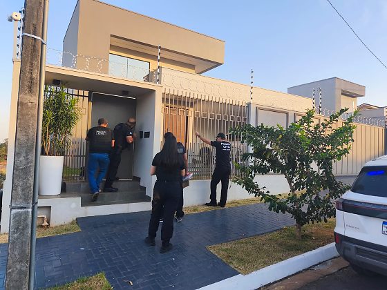 Polícia Civil cumpre mais de 20 ordens judiciais, incluindo prisão preventiva, buscas e bloqueio de até R$ 2 milhões em ativos.
