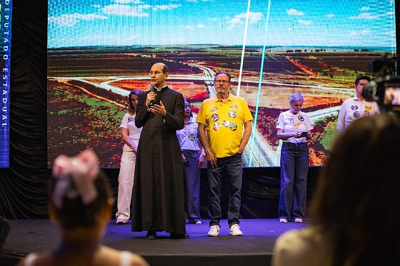 Padre Paulo Ricardo apresenta Gilberto Figueiredo como candidato a deputado estadual da família por Mato Grosso