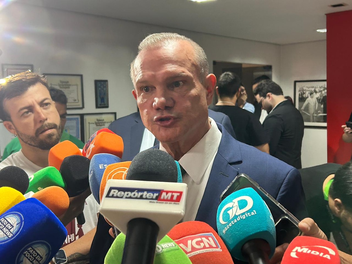 Wellington Fagundes foca em campanha de Flávio Bolsonaro em Cuiabá, MT