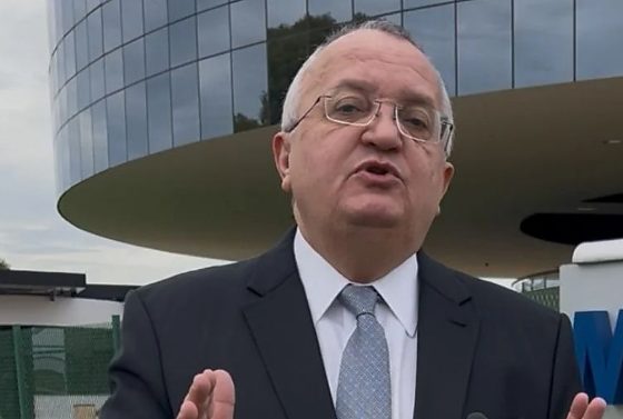 Pedro Taques acionou o RepórterMT após Margareth Buzetti criticar sua gestão como governador durante entrevista ao portal..