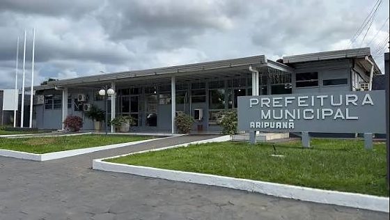 A prefeita de Aripuanã, Seluir Peixer Reghin (União Brasil), assinou a portaria que instaurou a tomada de contas para calcular os prejuízos atribuídos ao abandono da obra.