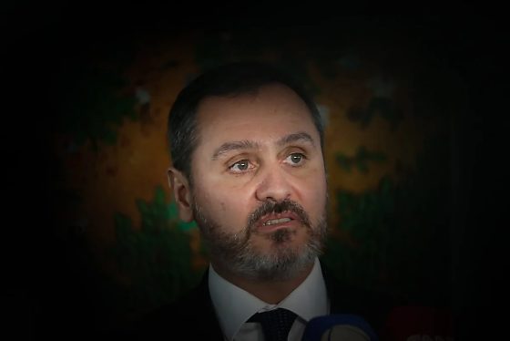Medida ocorre em meio aos desdobramentos das investigações envolvendo o Banco Master e mensagens do banqueiro Daniel Vorcaro.