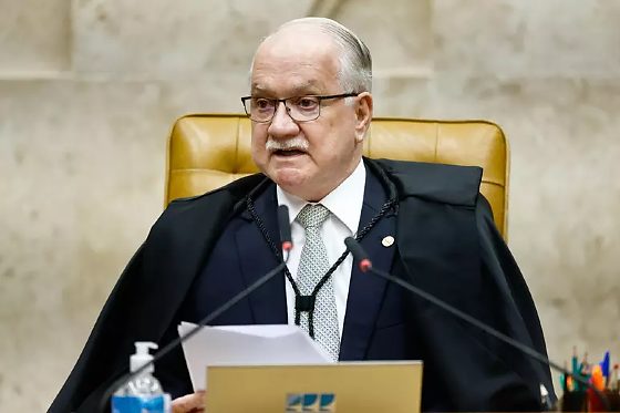 Fachin manda PGR analisar pedido de Moraes contra Mendonça