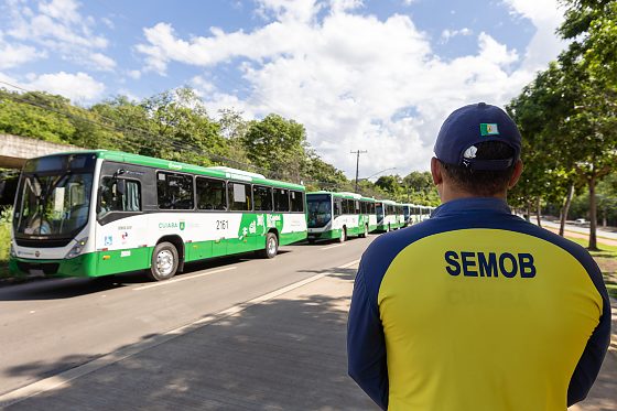 Linhas terão itinerários alterados e reforço na frota durante a programação do feriado
