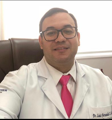 Luís Fernando C. Barros é mastologista e presidente da Sociedade Brasileira de Mastologia – Regional Mato Grosso (SBM-MT), Coordenador Do serviço de Reconstrução Mamária do Hospital de Câncer De Mato Grosso e sócio da ONCOCENTER.