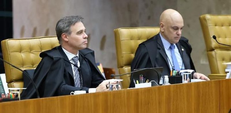 Ministros Mendon&ccedil;a e Moraes